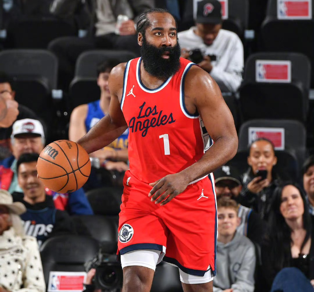 关于冲刺阶段NBA常规赛传出新动向,迈阿密热火绝杀压哨,管理层表态:管理层满意,年轻球员得到机会的信息 关于冲刺阶段NBA常规赛传出新动向,迈阿密热火绝杀压哨,管理层表态:管理层满意,年轻球员得到机会的信息