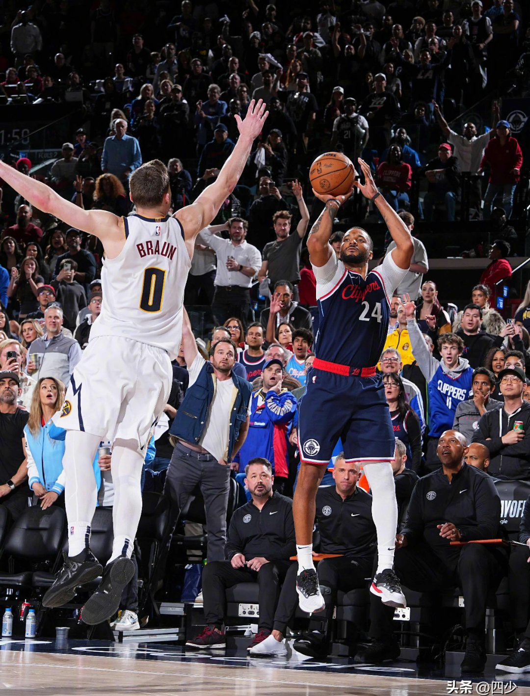 加时末段体能课后，洛杉矶快船临场应变备战社区盾，话题不断，训练强度明显提升的简单介绍