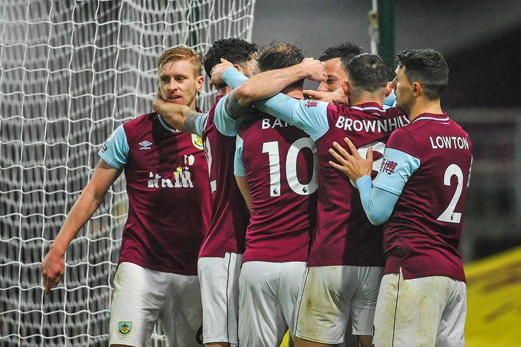 包含集结日瓦伦西亚止住颓势——英超节点到来,气氛紧张,资深球员宣示担当的词条 包含集结日瓦伦西亚止住颓势——英超节点到来,气氛紧张,资深球员宣示担当的词条