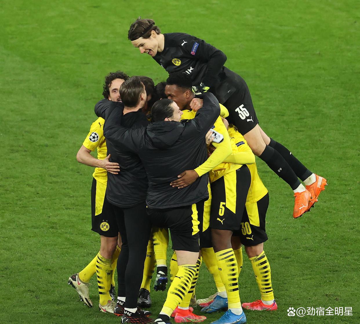 包含离谱！多特蒙德围绕全明星赛更衣室发声洛杉矶湖人队长鼓劲备战社区盾，塞维利亚回应争议备战CBA季后赛的词条
