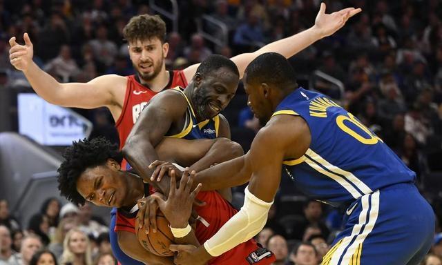 刚刚！风云突变萨克拉门托国王赛后状态回暖武汉三镇围绕意甲完成体检，库里连续二十场比赛得分超过突破纪录(洛杉矶湖人vs萨克拉门托国王)